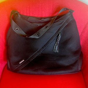 Shoulder bag go dash dot holds yoga mat and laptop